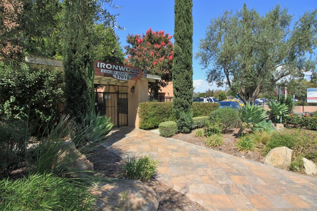 Foto del interior - Ironwood Apartments- Fontana, CA