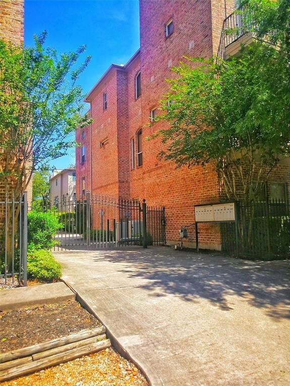 Building Photo - 5214 Eigel St