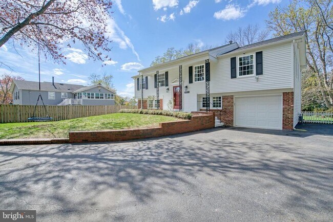 Foto del edificio - 12805 Point Pleasant Dr