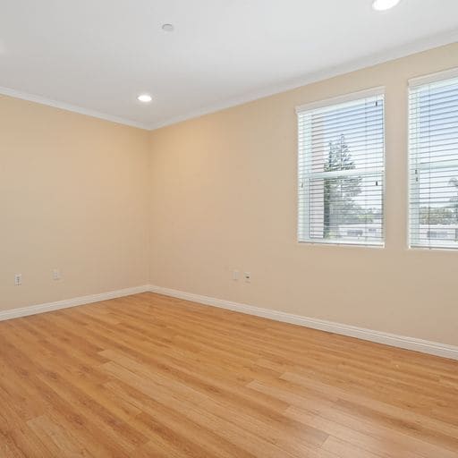 Habitación - 4771 Forman Ave