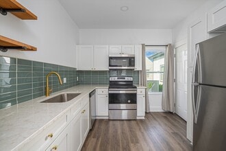 Building Photo - 637 E Anderson St