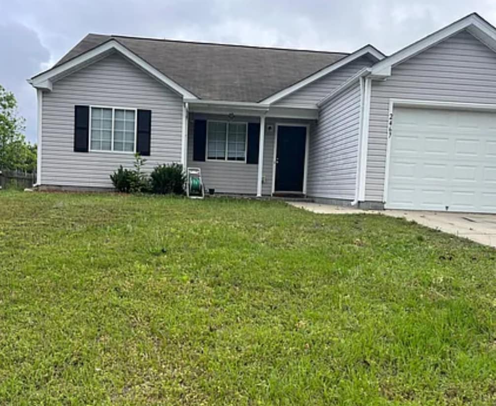 Primary Photo - 2467 Stratford Lake Rd