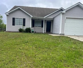 Building Photo - 2467 Stratford Lake Rd