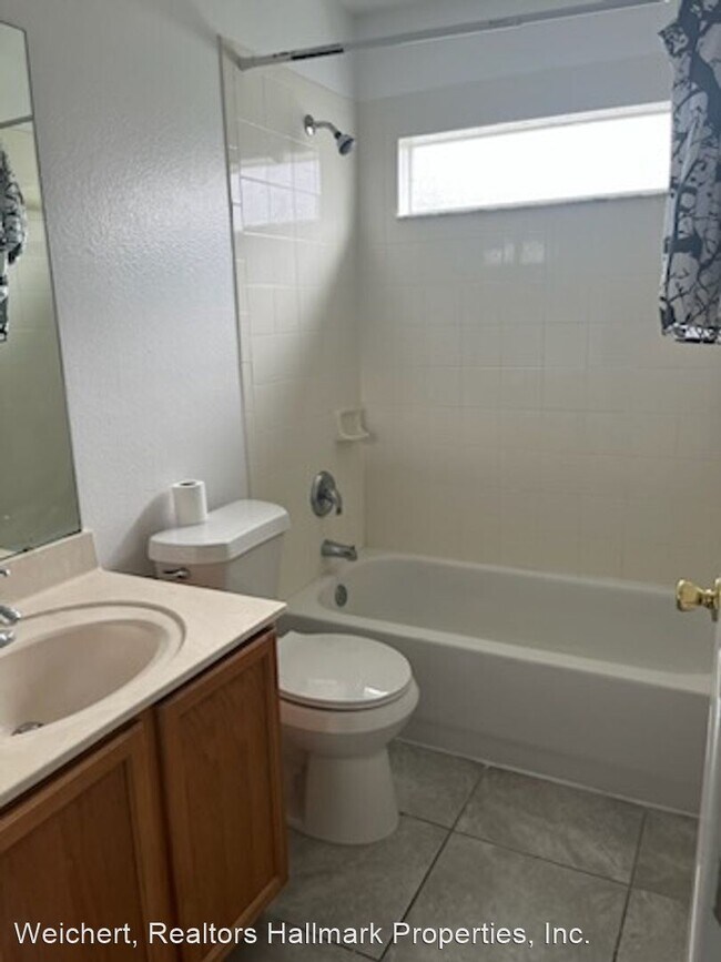Building Photo - 3 br, 2 bath House - 214 Silver Palms Circle