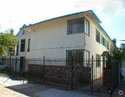 Building Photo - 3222 2nd Ave