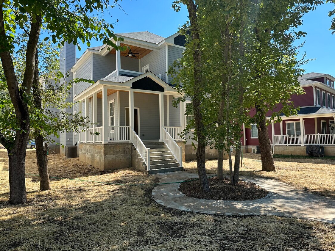 Foto principal - 1209 Kiefer Creek Rd