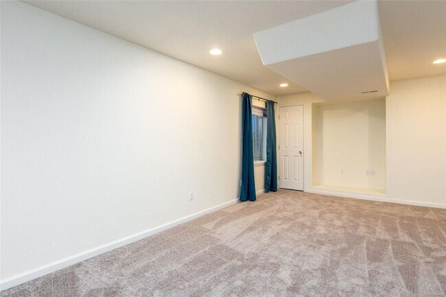 Foto del edificio - AMAZING 4 Bed 4 Bath Single Family Home in...