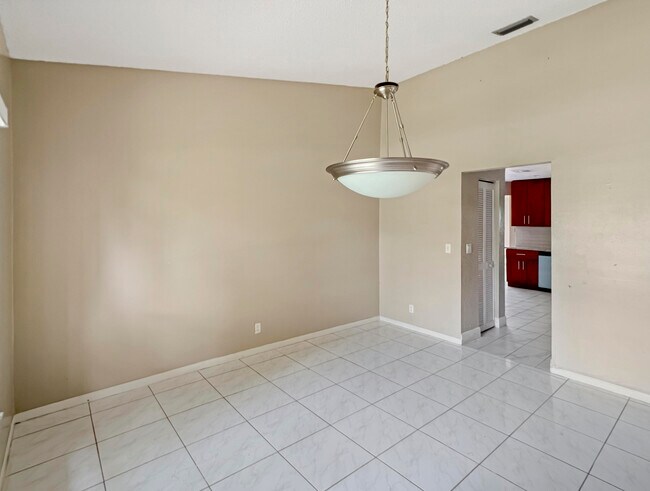 Foto del edificio - 7401 NW 48th Pl