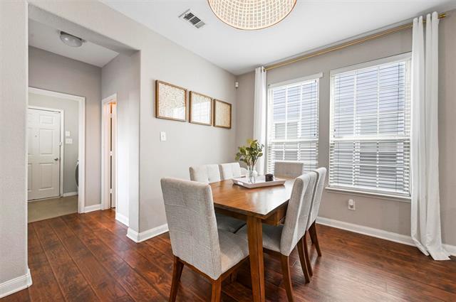 Foto del edificio - 6908 Wind Row Dr