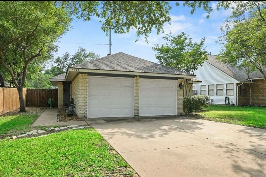 Primary Photo - 4022 Windfree Dr