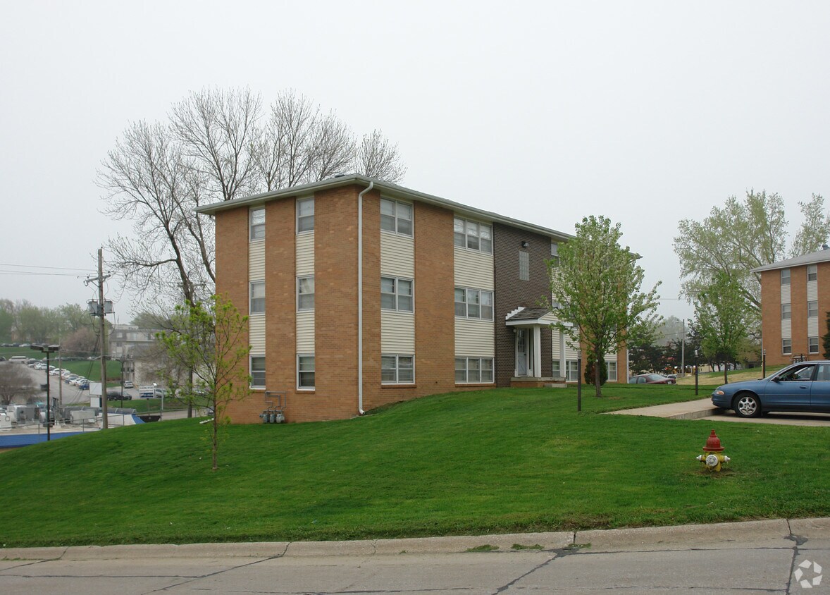 513 Wilshire Dr, Bellevue, NE 68005 Apartments in Bellevue, NE
