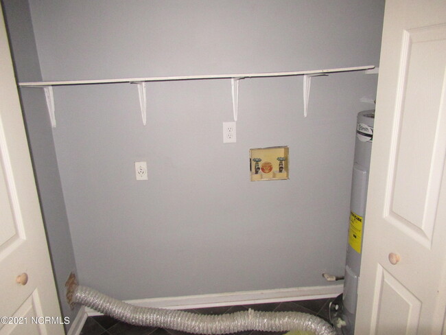 Building Photo - 232 Cedar Creek Dr