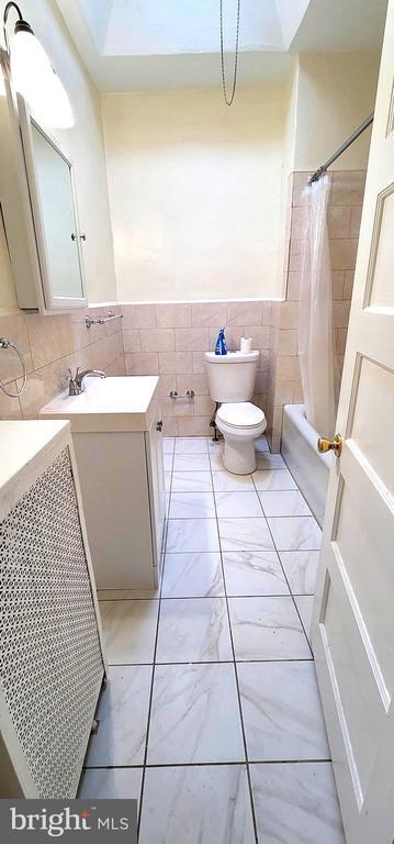 Foto del edificio - 5729 N Fairhill St