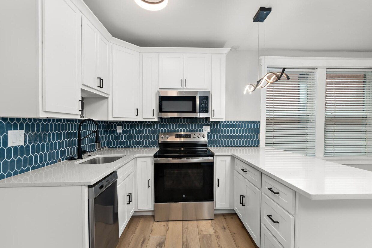 Foto principal - 4333 Forest Park Ave