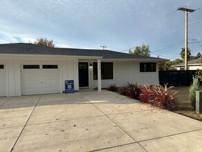 Building Photo - 412 Irving Rd