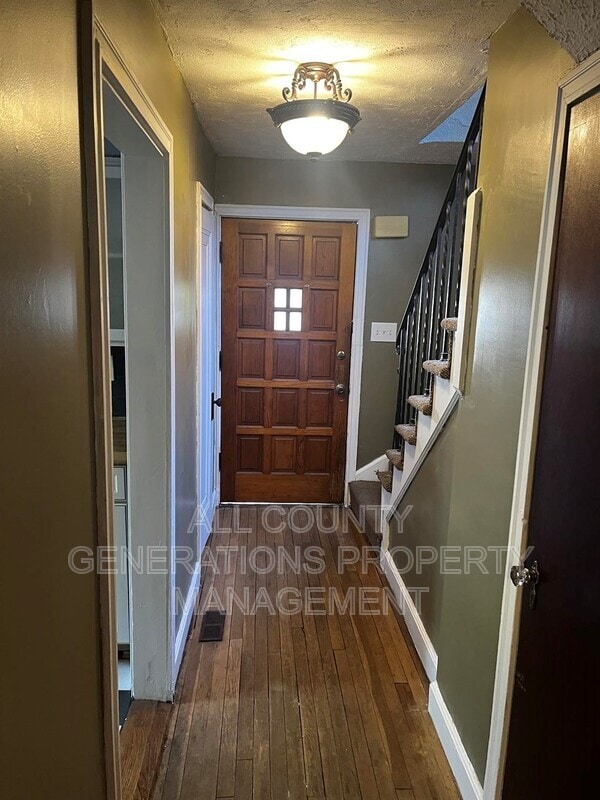 Foto del edificio - 572 Sunset View Dr