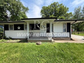 Building Photo - 919 Martin St