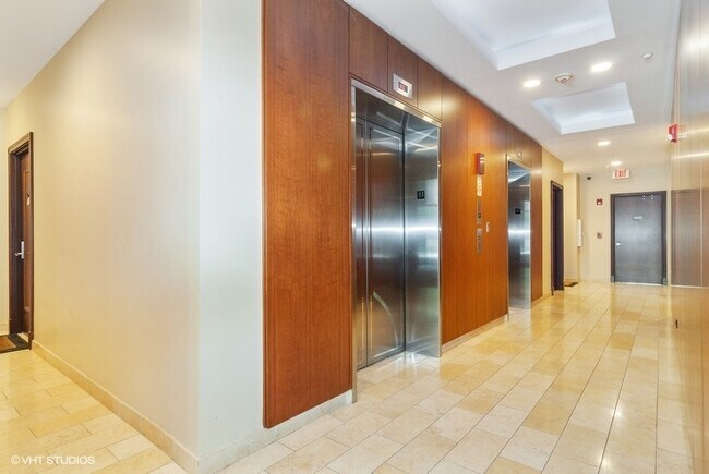Foto del edificio - 520 S Washington St