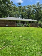 Building Photo - 205 Clarke Stream Dr