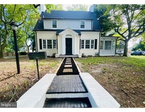 Building Photo - 201 Truitt St