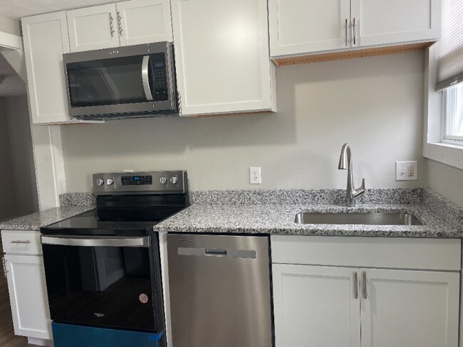 Foto del edificio - 90 E 8th Ave