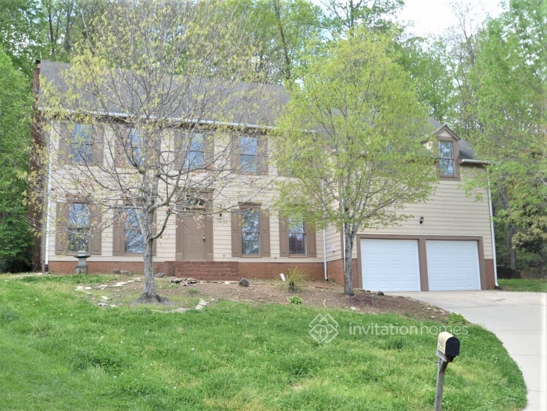Primary Photo - 1208 Gum Tree Ln