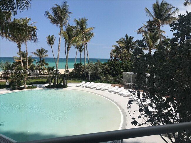Foto del edificio - 16901 Collins Ave
