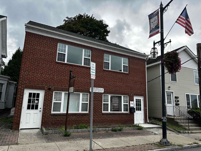 Building Photo - 70 Gleneida Ave