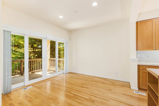 Building Photo - 516 Lingering Pine Dr NW