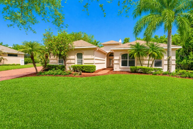 Building Photo - Spacious 4 Bedroom Pool Home in Ormond Lakes