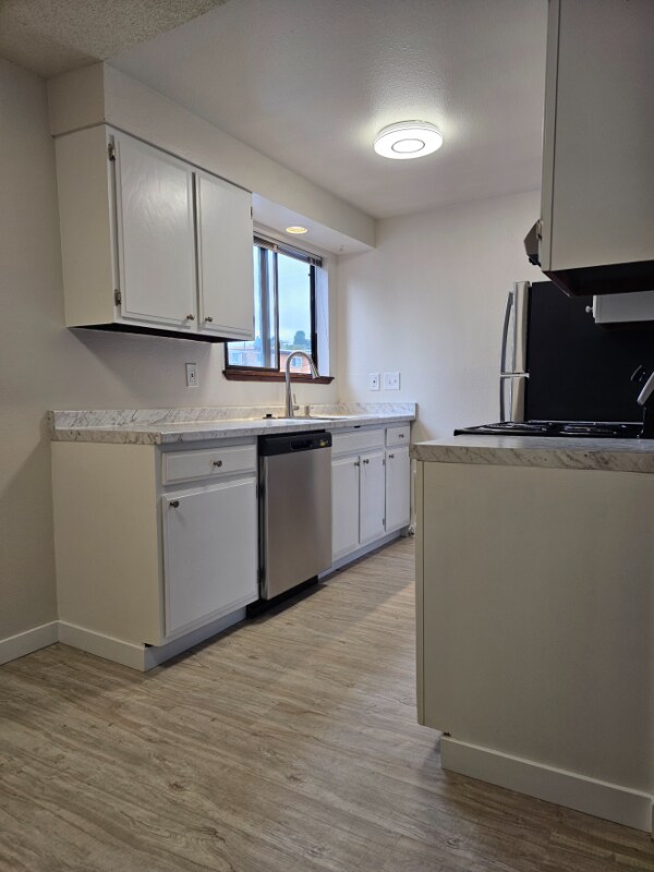 Foto del edificio - 3032 60th Ave SW
