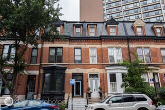 Building Photo - 1849 N Lincoln Ave