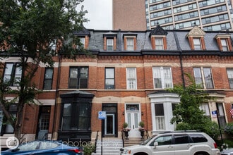 Building Photo - 1849 N Lincoln Ave