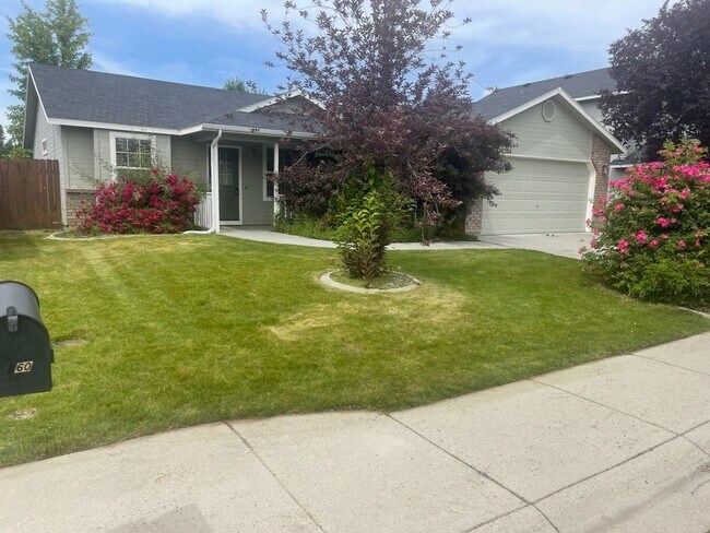 Building Photo - 4 Bedroom 2 Bath Home in Northwest Boise a...