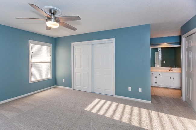 Master bedroom and bathroom - 11925 Centennial Park St