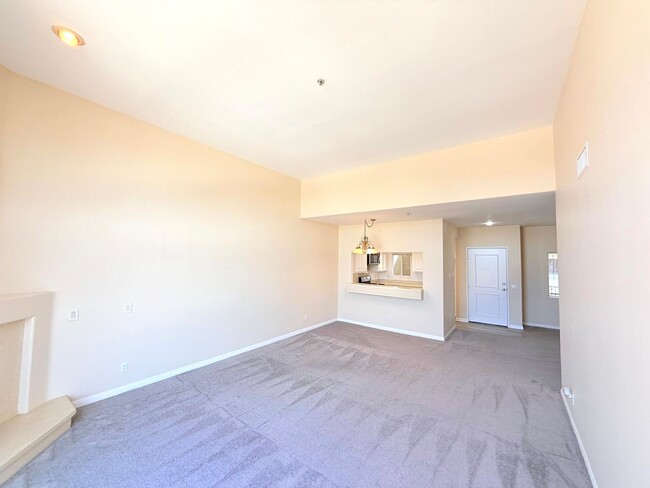 Foto del edificio - Gorgeous Spacious 2 Bedroom - 2 bath top f...