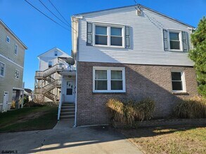 Building Photo - 210 N Surrey Ave