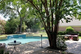 Building Photo - 10713 Bay Laurel Trail