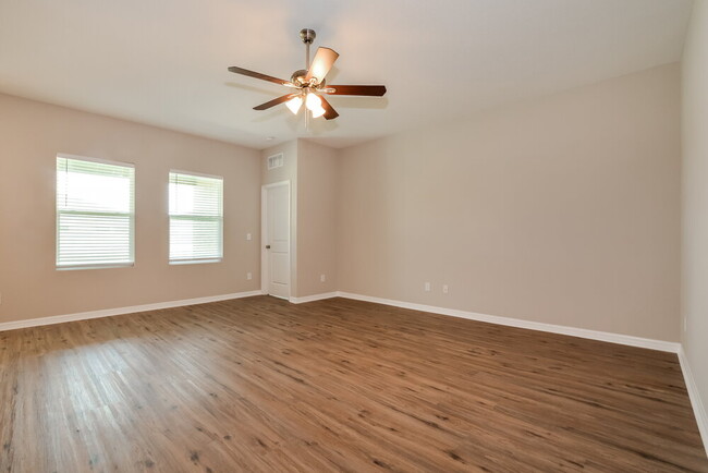 Building Photo - 5832 Beefmaster Rd