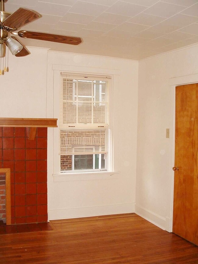 2BR Northwest - 5840 Alderson St