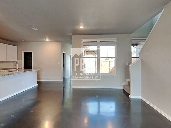 Building Photo - BRAND NEW Willow Crossing Townhomes for Re...