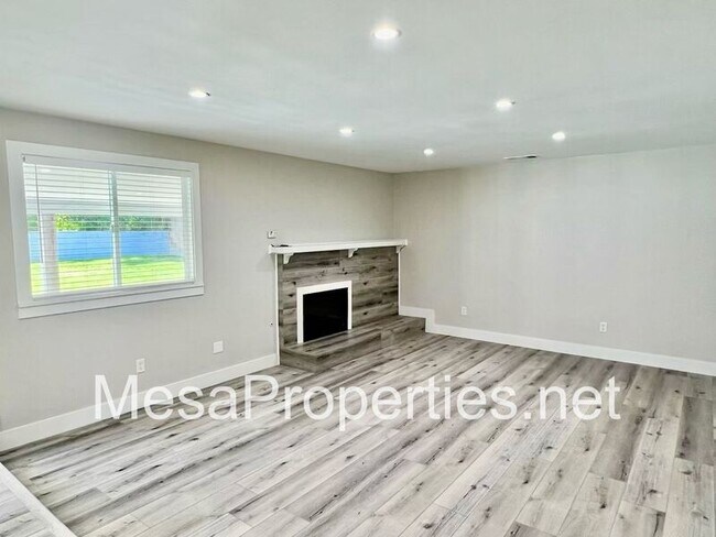Building Photo - 24166 Silver Spray Dr