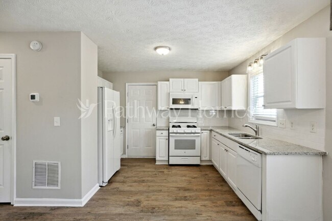 Building Photo - 62 Nellie Brook Dr SW