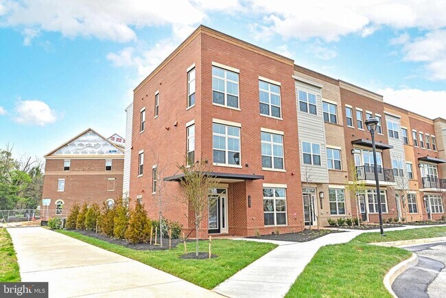 Building Photo - 10665 Fairgrounds Dr