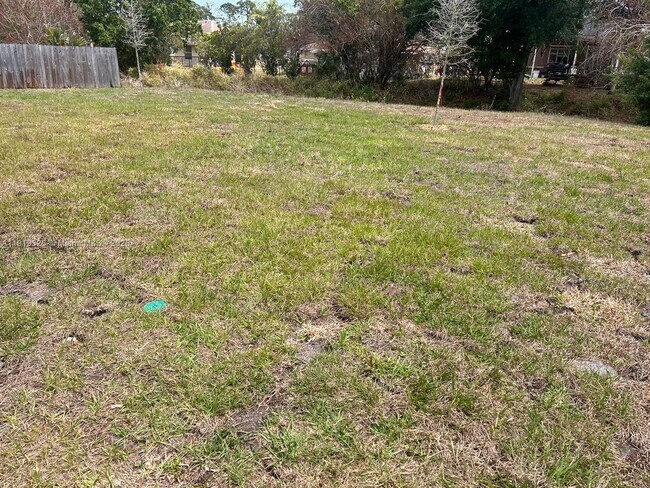 Foto del edificio - 579 NW North Macedo Blvd