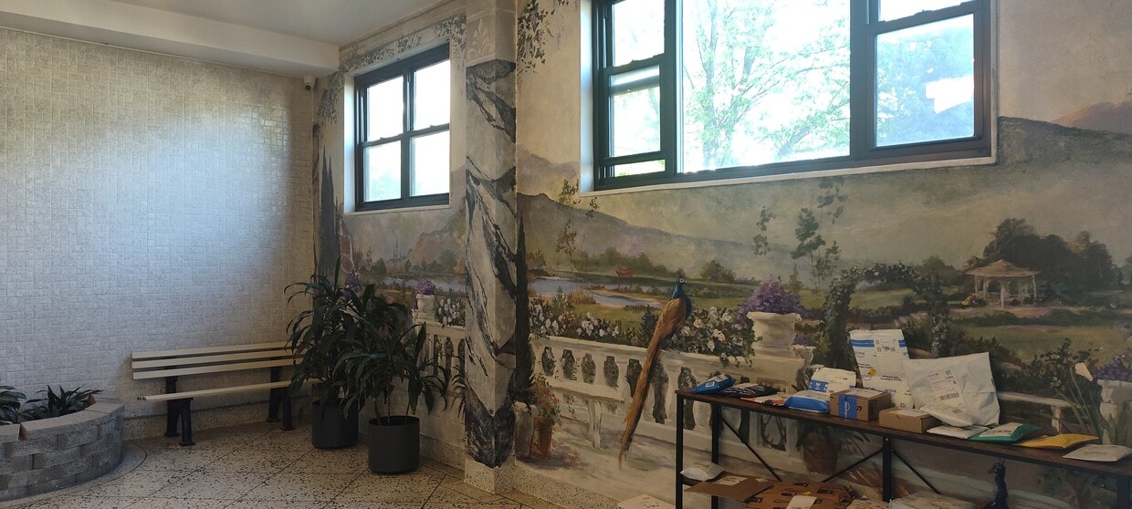 Lobby - 25 Grand Ave