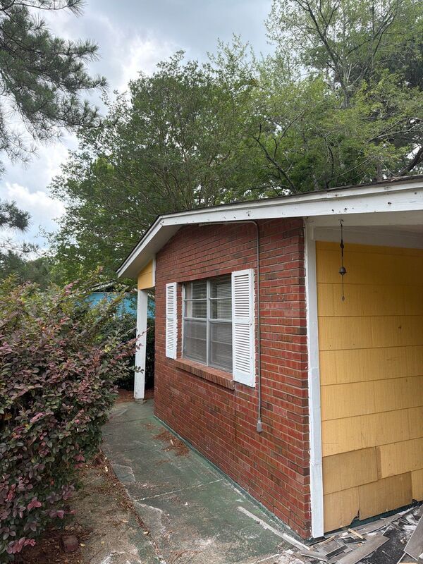 Building Photo - 663 Queen Julianna Ln