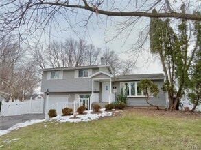 Building Photo - 2 Ilex Ln