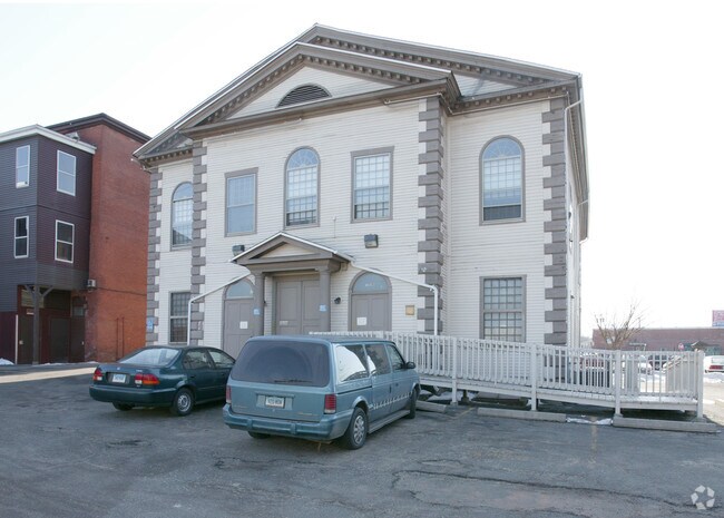 Building Photo - 710-712 Main St