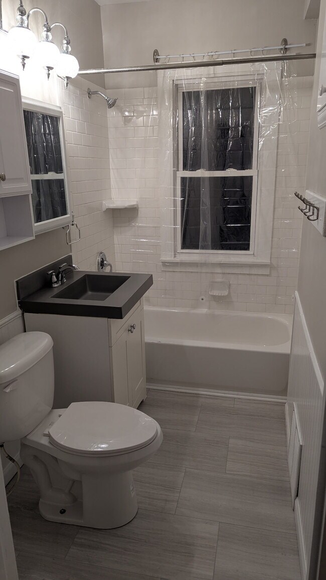 Foto del edificio - 319 E Montana St